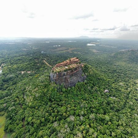 Отель Castle View Сигирия Экстерьер фото